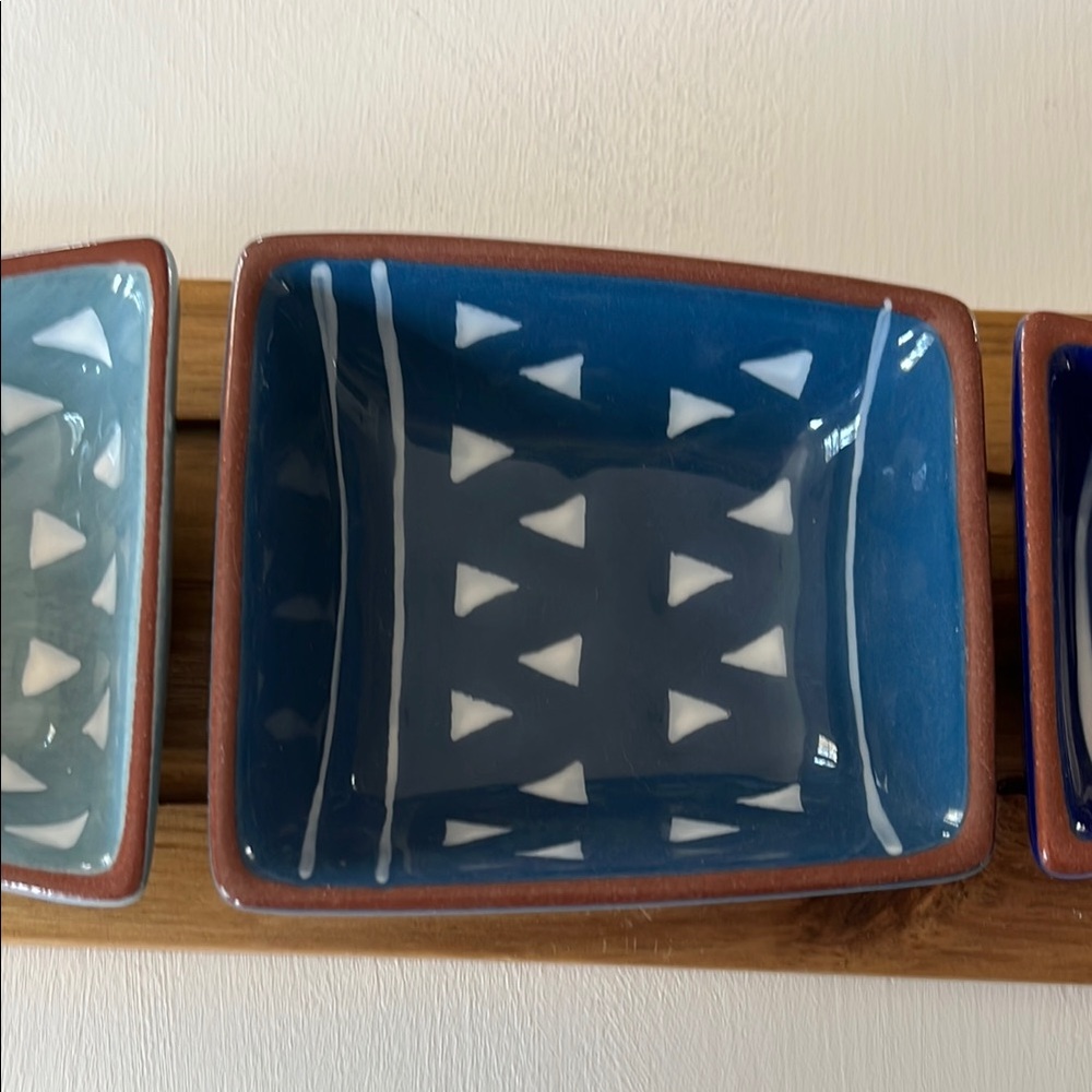 Fish-Shaped Ceramic Serving Tray - Picture 3 of 8